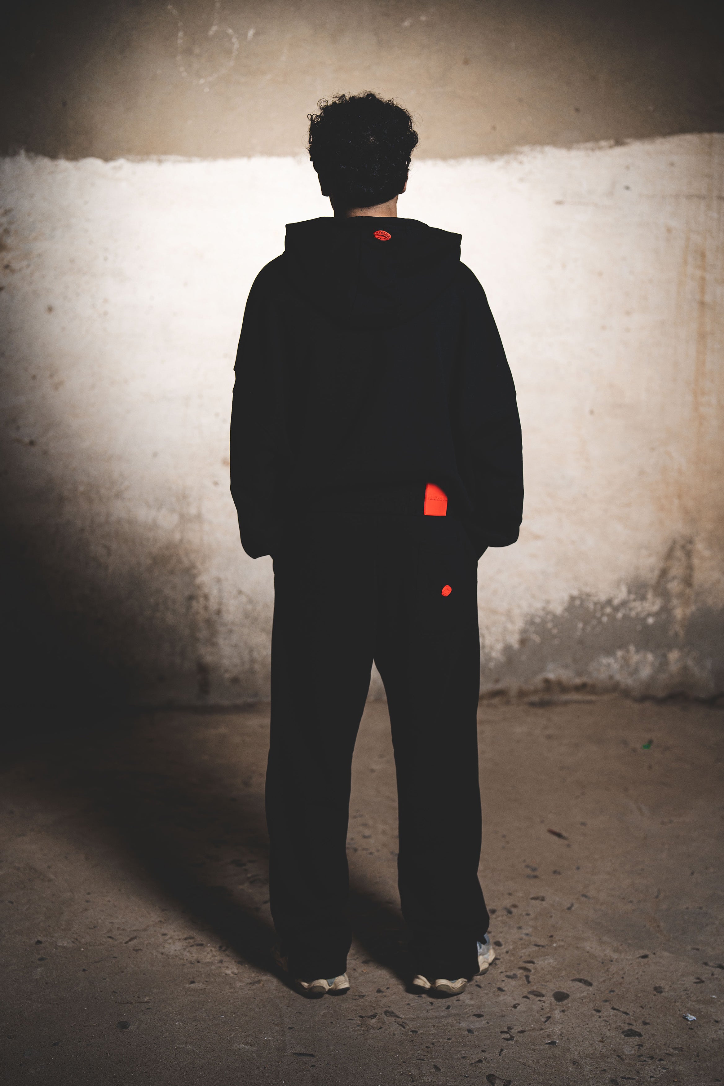 BLACK MBPV 25V ZIPPER