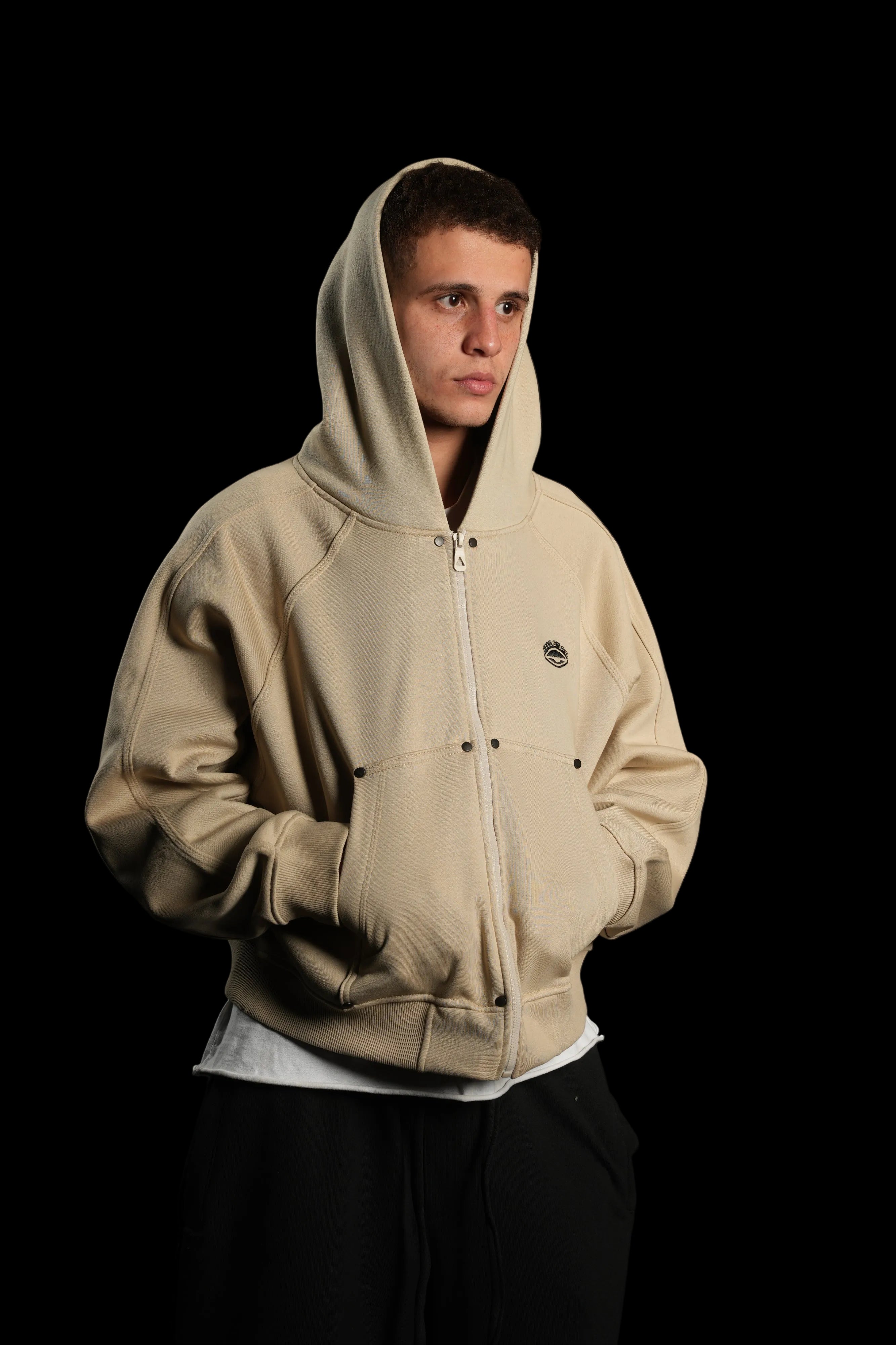 BLACK STUDDED BEIEGE ZIP-UP