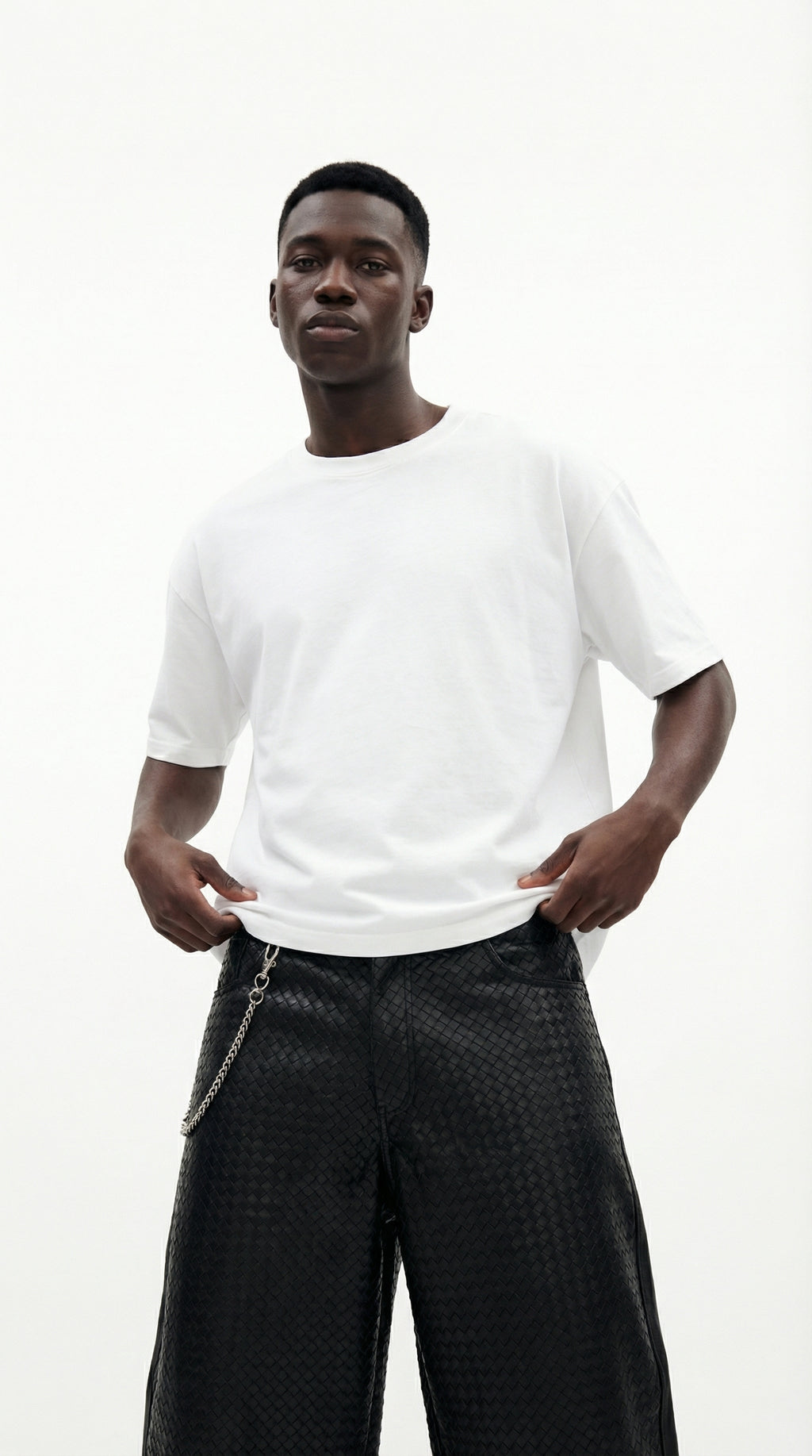 WHITE BASIC OVERSIZED T-SHIRT
